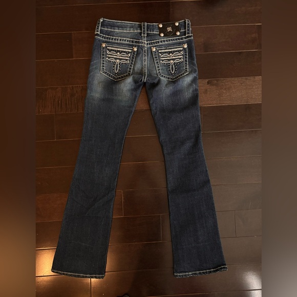Miss Me Jeans
Low-Rise/Dark-Wash/Flared - Picture 3 of 6